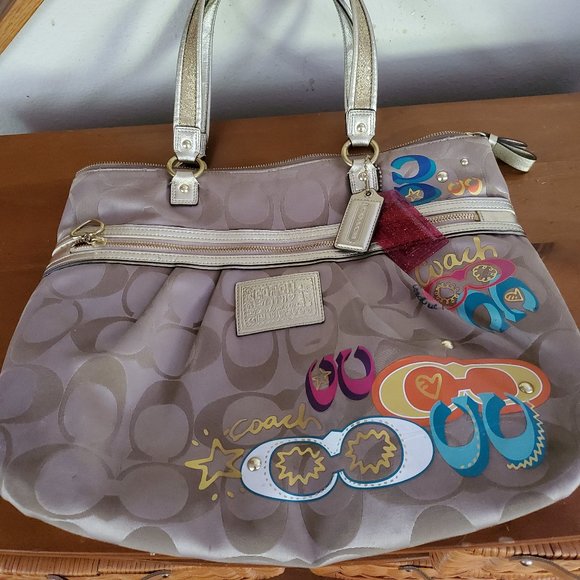 Coach Handbags - COACH POPPY OP ART GLAM PURSE